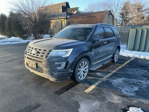 Used 2017 Ford Explorer Limited w/ Equipment Group 301A image 2
