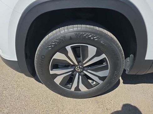 Used 2024 Volkswagen Atlas SE FWD image 8