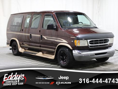 Used 2000 Ford E-150 and Econoline 150 image 1