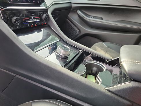 Used 2023 Jeep Grand Cherokee L Laredo image 29