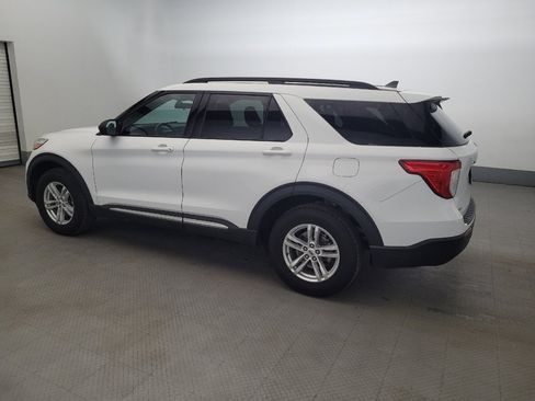 Used 2022 Ford Explorer XLT AWD/4WD image 3