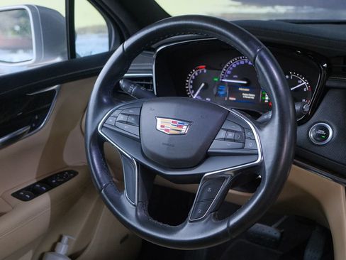 Used 2019 Cadillac XT5 FWD image 47