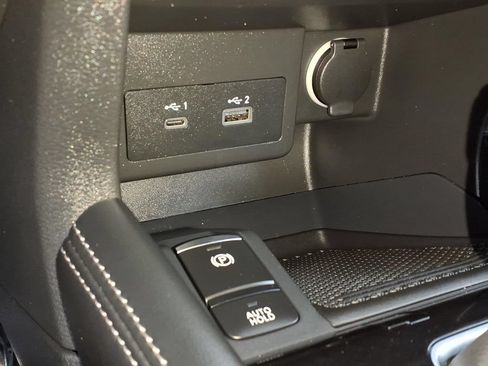 Used 2022 Nissan Kicks SR FWD image 21