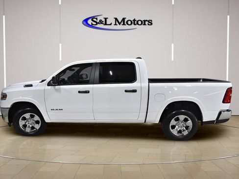 Used 2025 RAM 1500 Big Horn AWD/4WD image 2