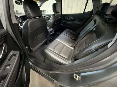 Used 2023 GMC Terrain SLT w/ Infotainment Package II image 24