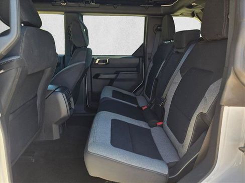 Used 2025 Ford Bronco 4-Door AWD/4WD image 18