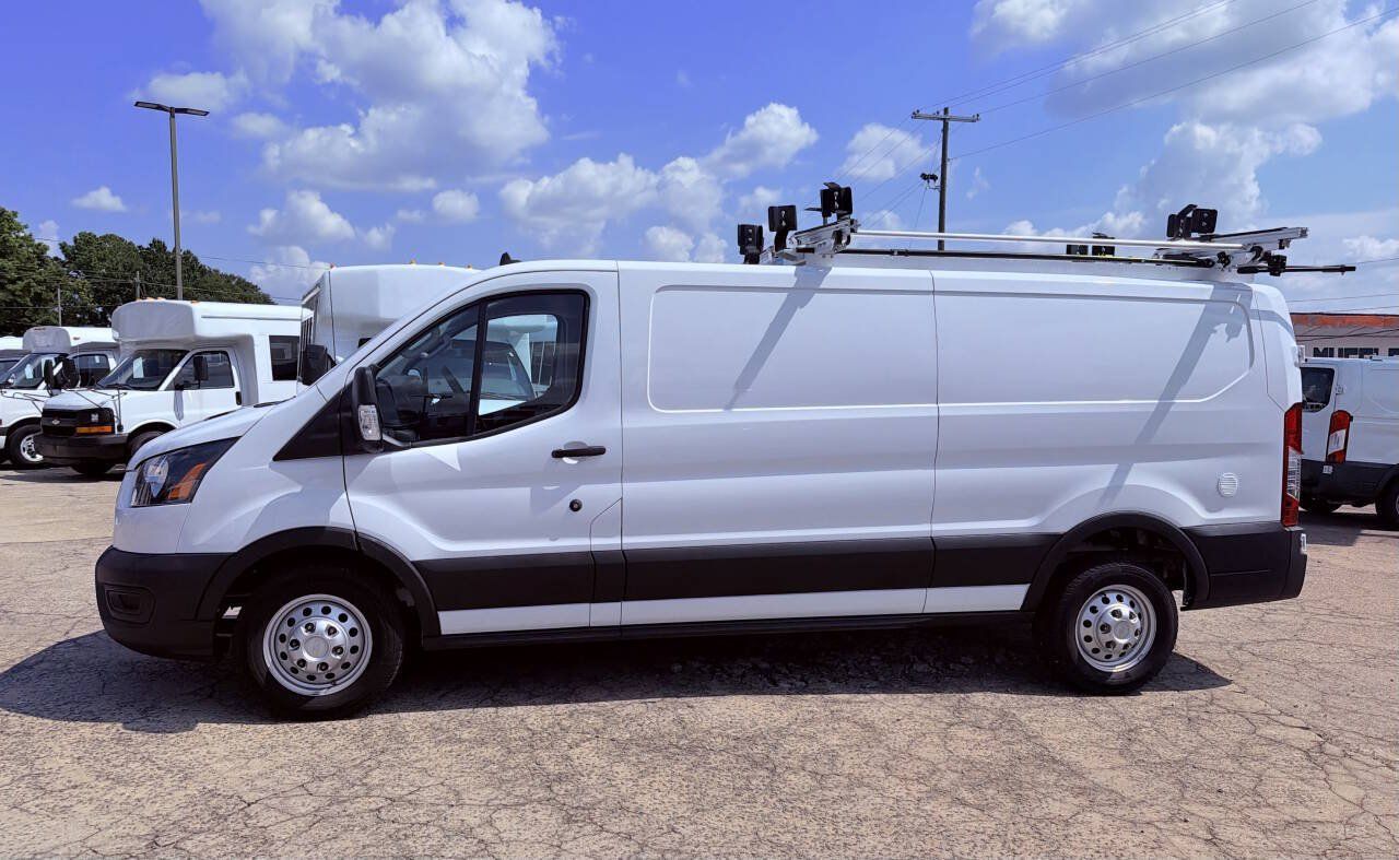 Used 2021 Ford Transit 150 Low Roof AWD image 4
