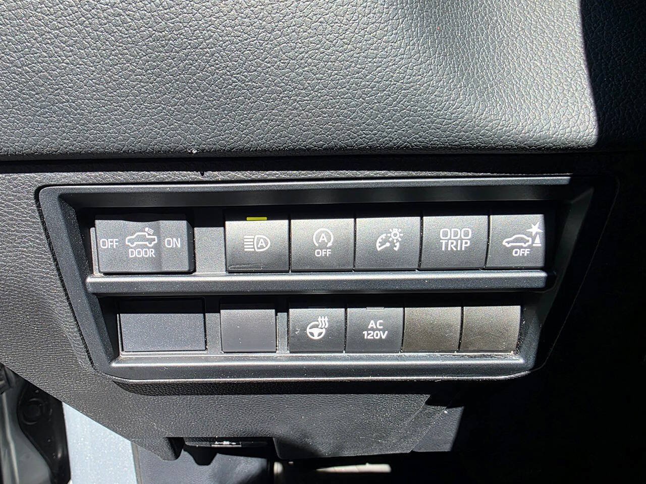 Used 2022 Toyota Tundra Limited AWD/4WD image 18