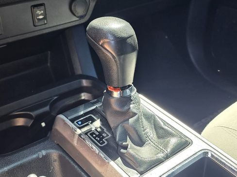 Used 2018 Toyota Tacoma SR5 image 34