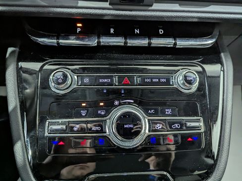 Used 2022 Lincoln Corsair AWD w/ Equipment Group 101A image 19