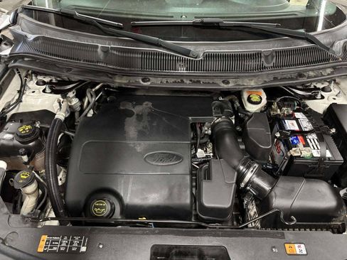 Used 2015 Ford Explorer XLT w/ Equipment Group 202B AWD/4WD image 12
