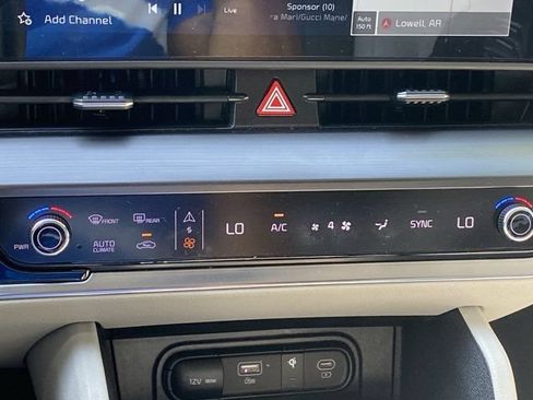 Used 2024 Kia Sportage EX FWD image 21