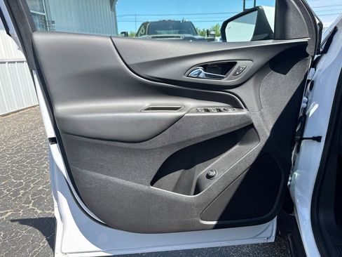 Used 2023 Chevrolet Equinox LT AWD/4WD image 13