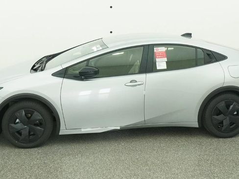 New 2026 Toyota Prius Plug-In Hybrid image 6