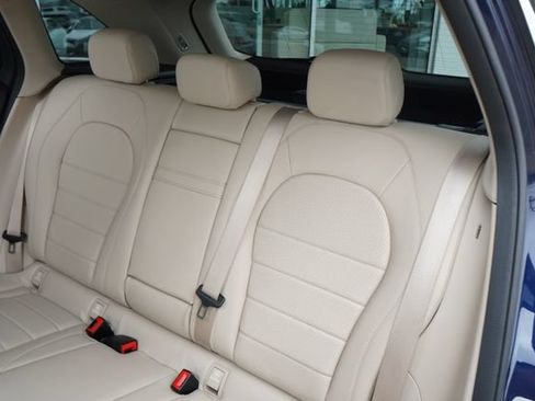 Used 2018 Mercedes-Benz GLC 300 4MATIC image 30