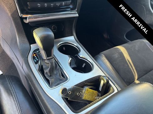 Used 2019 Jeep Grand Cherokee Altitude image 9