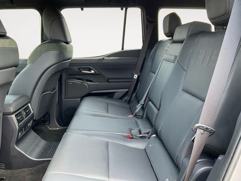 Used 2024 Lexus GX 550 AWD/4WD image 13