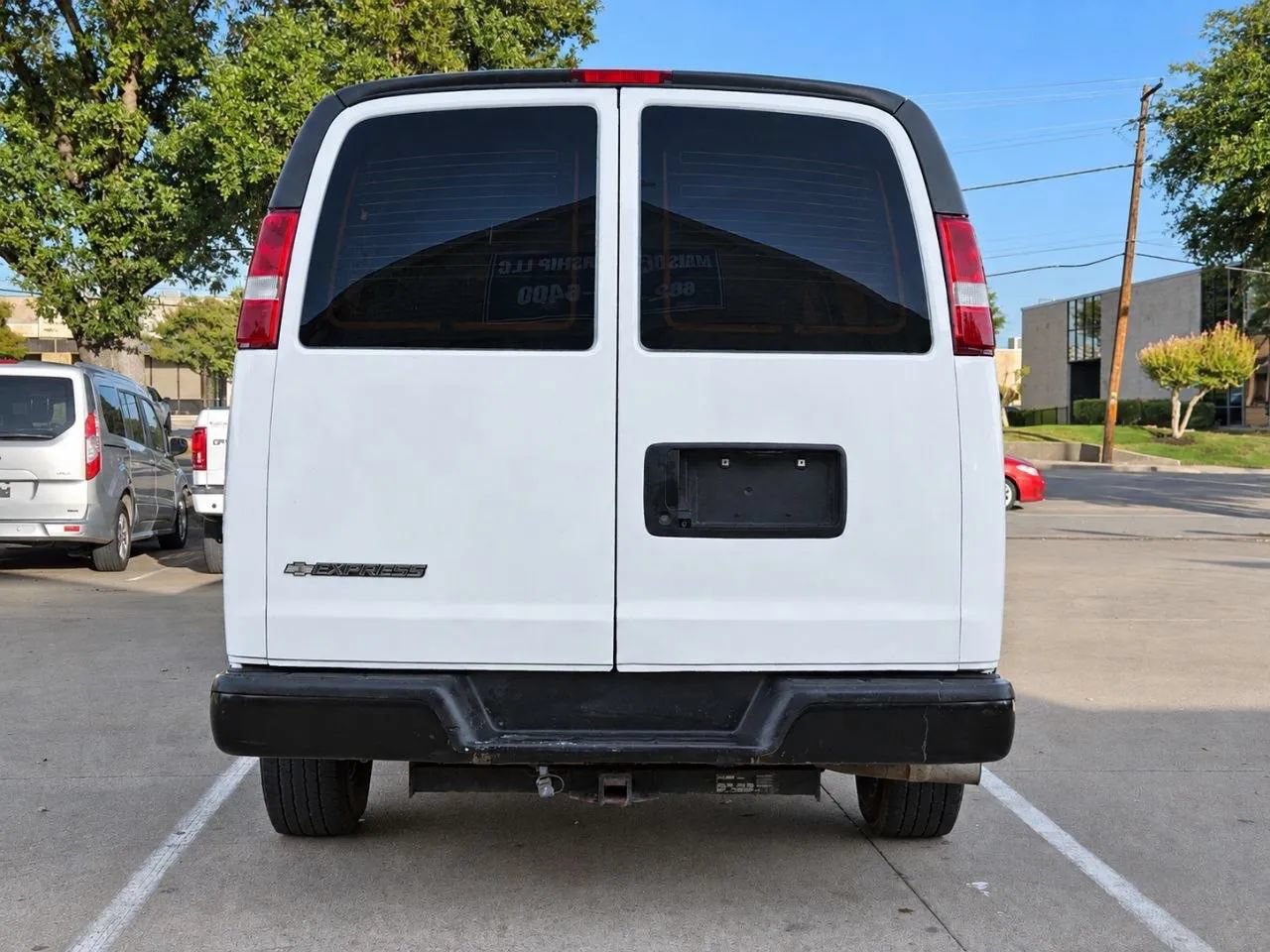 Used 2020 Chevrolet Express 2500 Extended RWD image 4