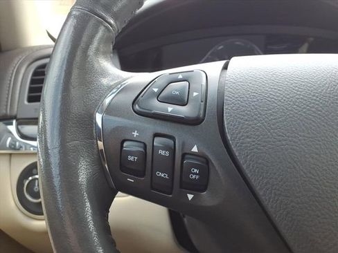 Used 2013 Lincoln MKS AWD image 20