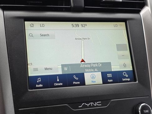 Used 2020 Ford Fusion SE FWD image 11