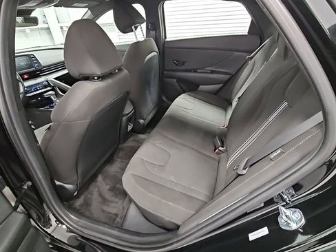 Used 2025 Hyundai Elantra Sport image 26