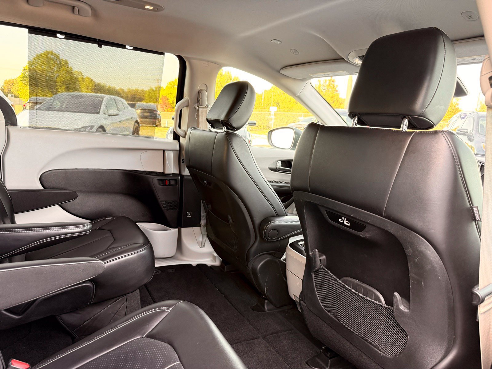 Used 2023 Chrysler Pacifica Touring-L FWD image 27