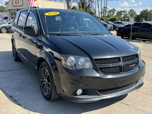 Used 2018 Dodge Grand Caravan GT image 3