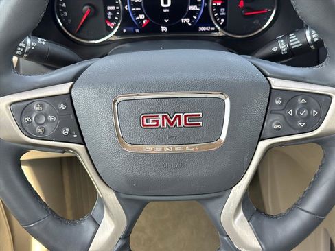 Used 2023 GMC Acadia Denali AWD/4WD image 14