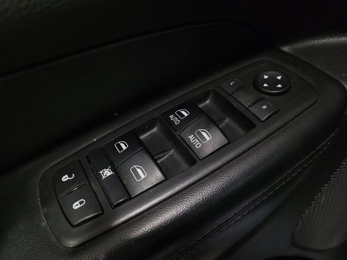 Used 2018 Jeep Grand Cherokee Limited AWD/4WD image 27