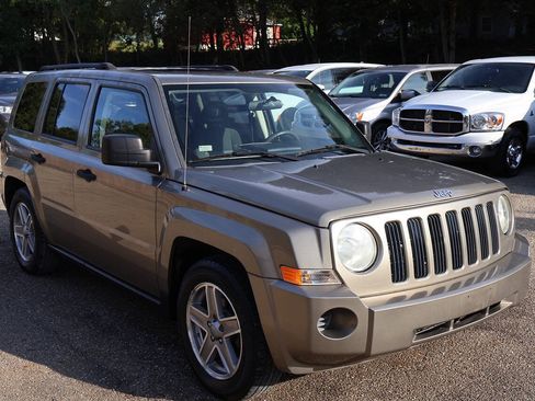 Used 2008 Jeep Patriot Sport FWD image 1