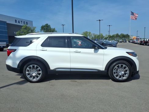 New 2026 Ford Explorer Platinum RWD image 2