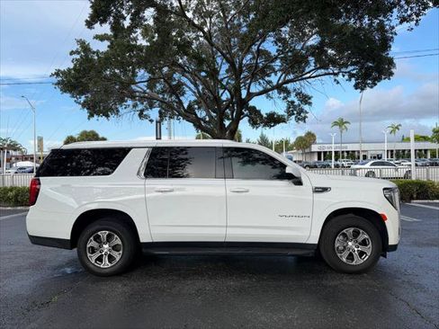 Used 2023 GMC Yukon XL SLE w/ Max Trailering Package AWD/4WD image 11