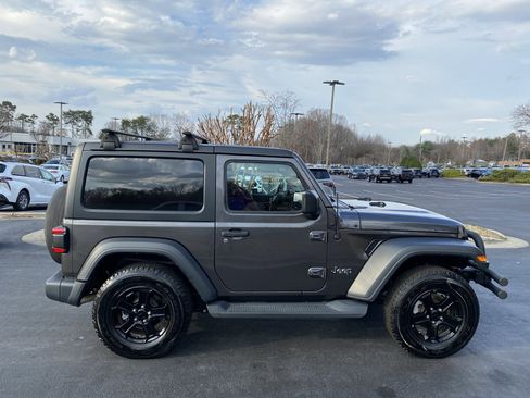 Used 2018 Jeep Wrangler Sport image 4