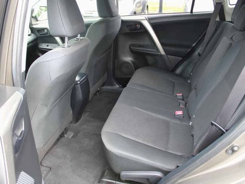 Used 2015 Toyota RAV4 LE FWD image 10