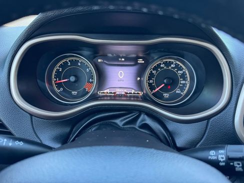 Used 2014 Jeep Cherokee Limited w/ Technology Group image 10