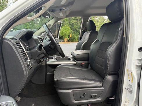 Used 2018 RAM 2500 Big Horn w/ Sport Appearance Group AWD/4WD image 8