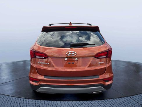 Used 2017 Hyundai Santa Fe Sport FWD image 4