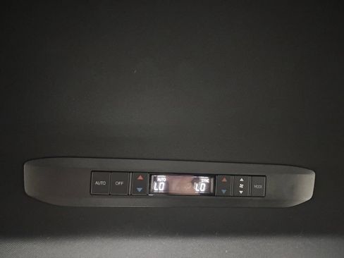 Used 2025 Toyota Sienna XSE FWD image 53