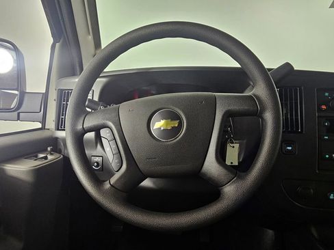 New 2025 Chevrolet Express 2500 Work Van w/ Enhanced Convenience Package image 21