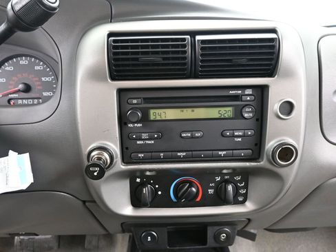 Used 2011 Ford Ranger XLT image 17