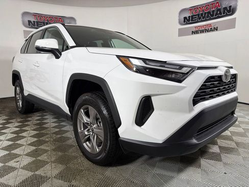 Used 2022 Toyota RAV4 XLE FWD image 1