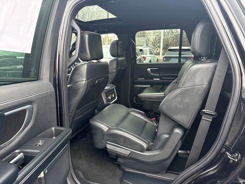 Used 2025 Ford Expedition Platinum w/ Stealth Appearance Package image 18