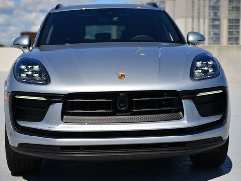 Used 2026 Porsche Macan image 6