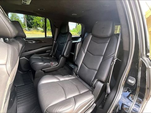 Used 2019 Cadillac Escalade Platinum AWD/4WD image 21