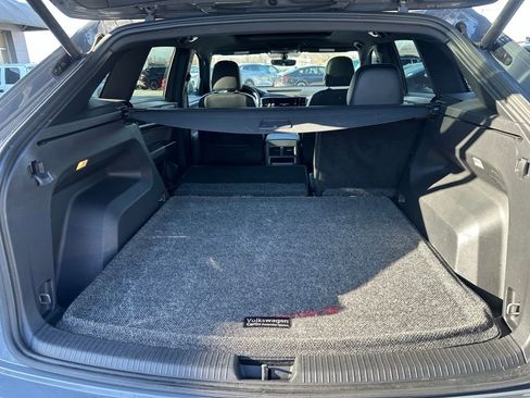 Used 2022 Volkswagen Atlas Cross Sport SE image 31