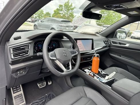 New 2025 Volkswagen Atlas Cross Sport SEL R-Line image 10
