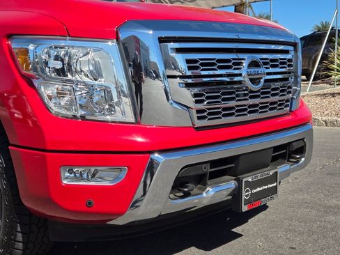 Certified 2022 Nissan Titan SV w/ SV Convenience Package RWD image 2