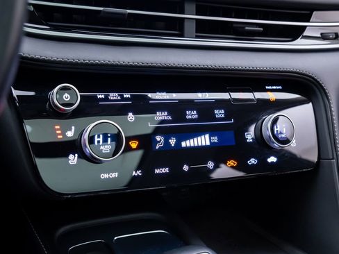 Used 2023 INFINITI QX60 Sensory w/ Vision Package image 28