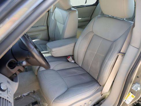 Used 2010 Cadillac DTS Luxury image 10