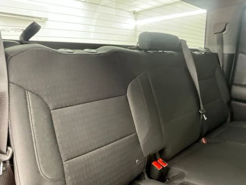 Used 2022 Chevrolet Silverado 1500 Custom Trail Boss AWD/4WD image 18